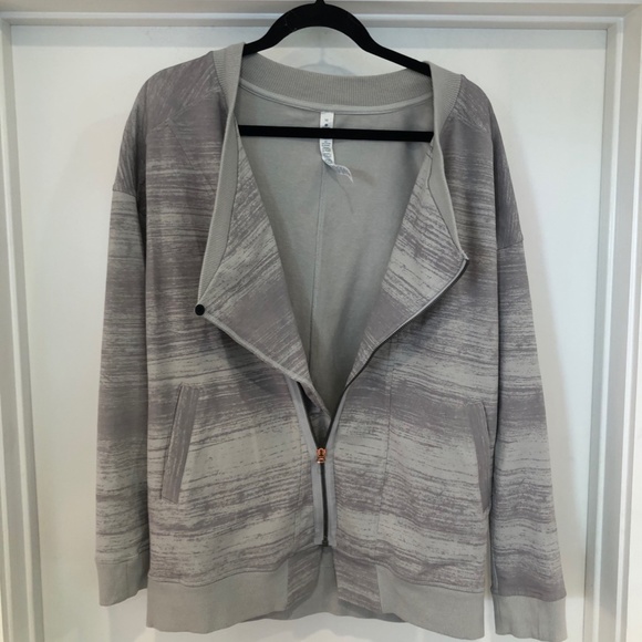 Lululemon | NEW Sweatshirt - Picture 6 of 6